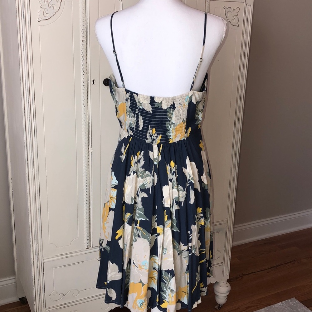GAP Navy Floral Dress - Picture 3 of 6